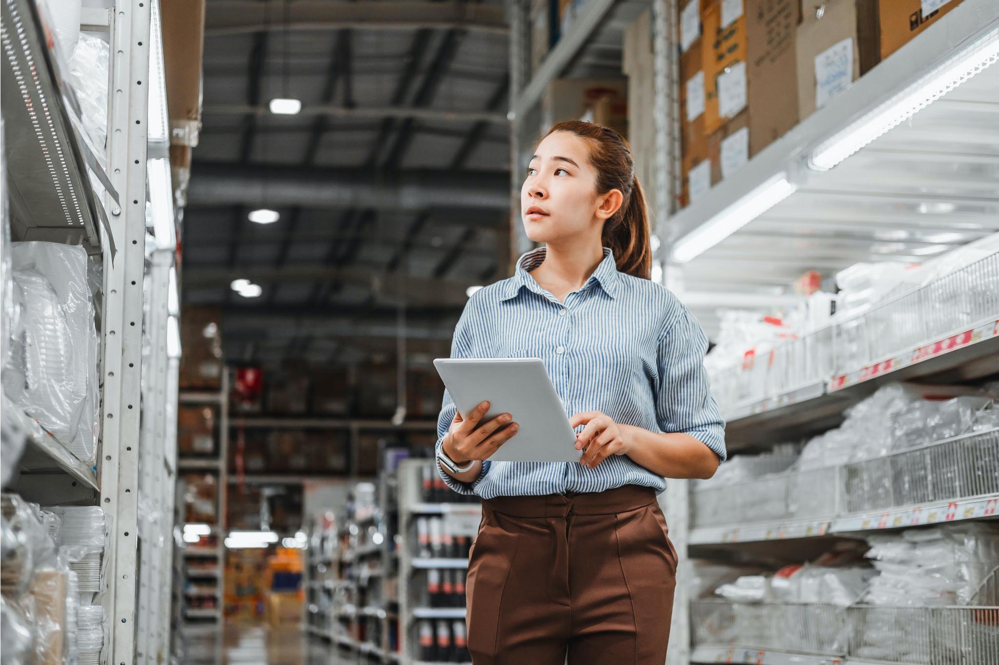 Merchandise Associate Interview Questions & Answers | MyPerfectResume