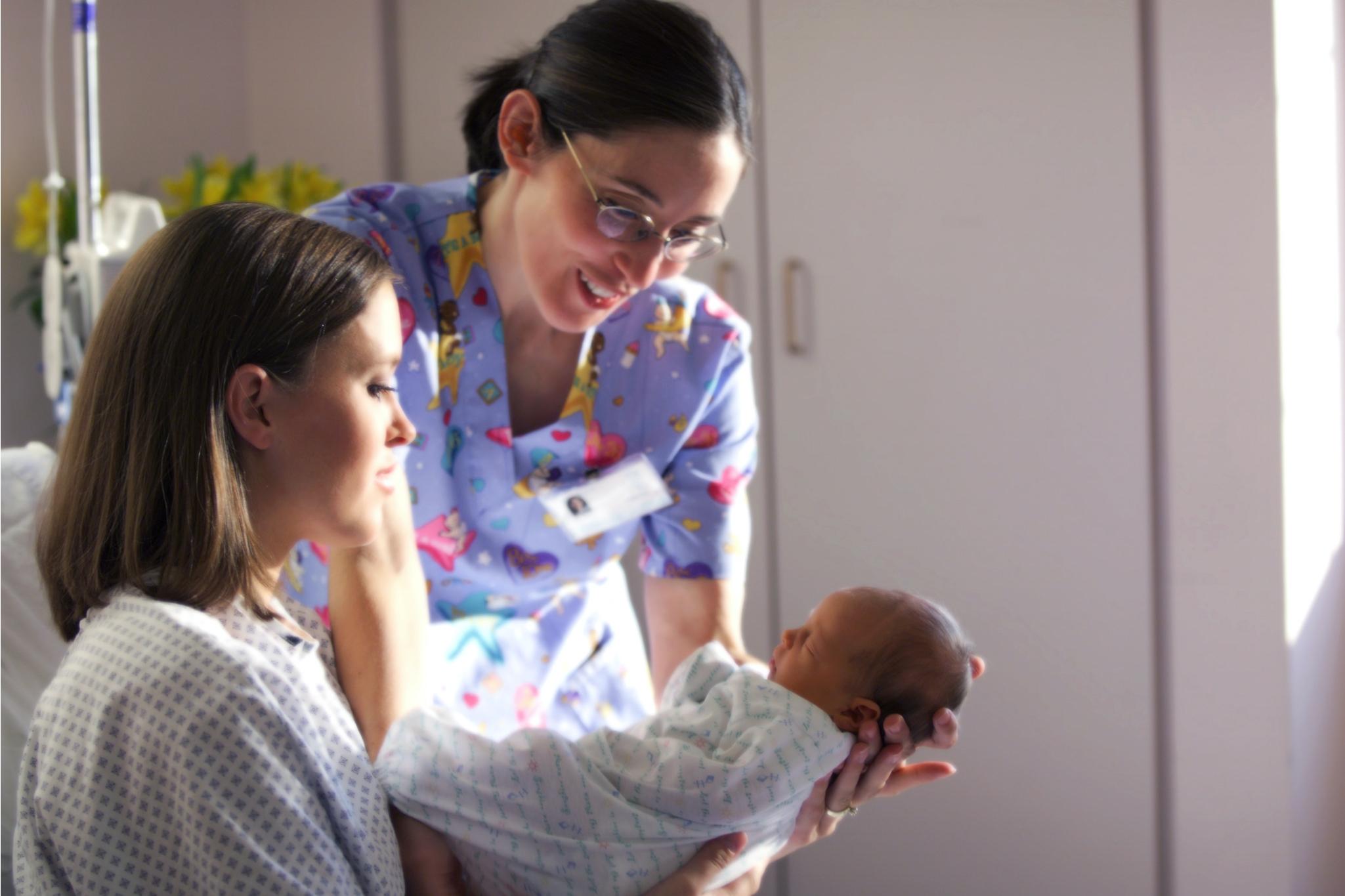 How Much Do Postpartum Nurses Make?