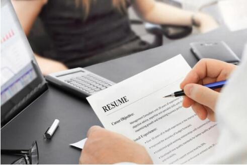 100+ Resume Objective Examples [+ Guide]